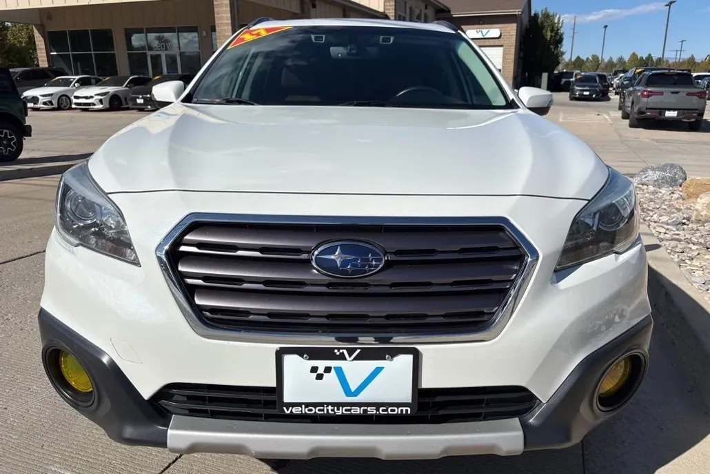 2017 Subaru Outback 3.6R photo 1