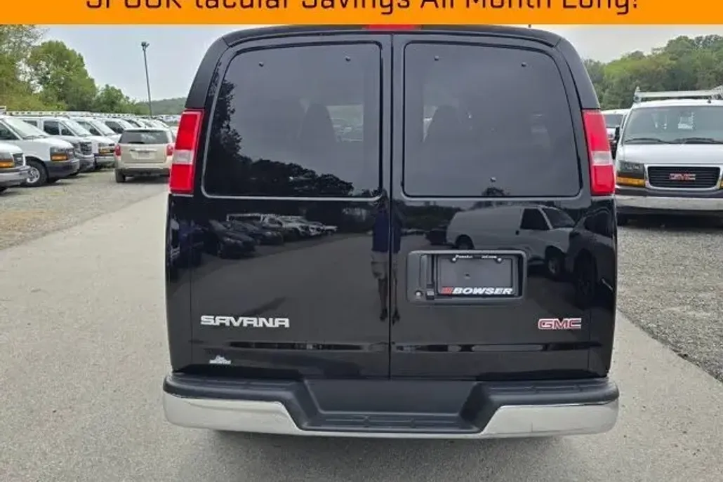 2025 Gmc Savana 2500 LT photo 1