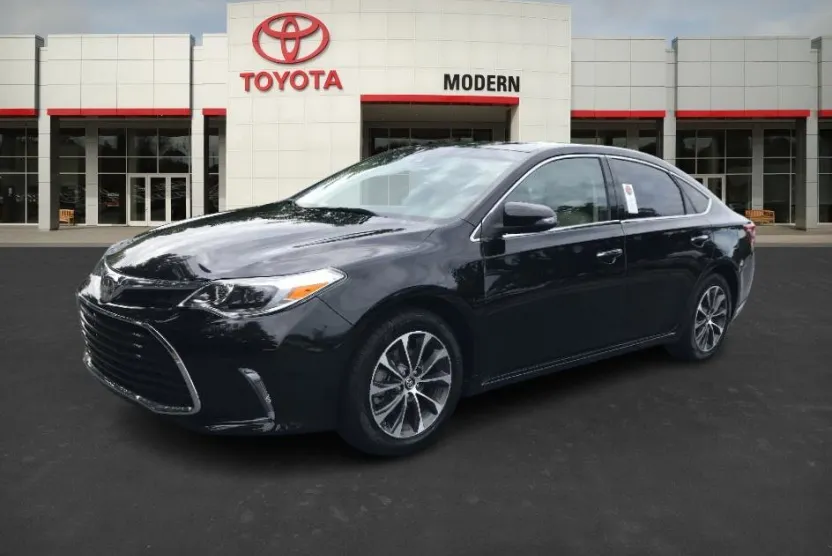 2017 Toyota Avalon XLE Premium photo 1