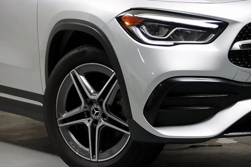 2023 Mercedes Benz GLA 250 4MATIC photo 1