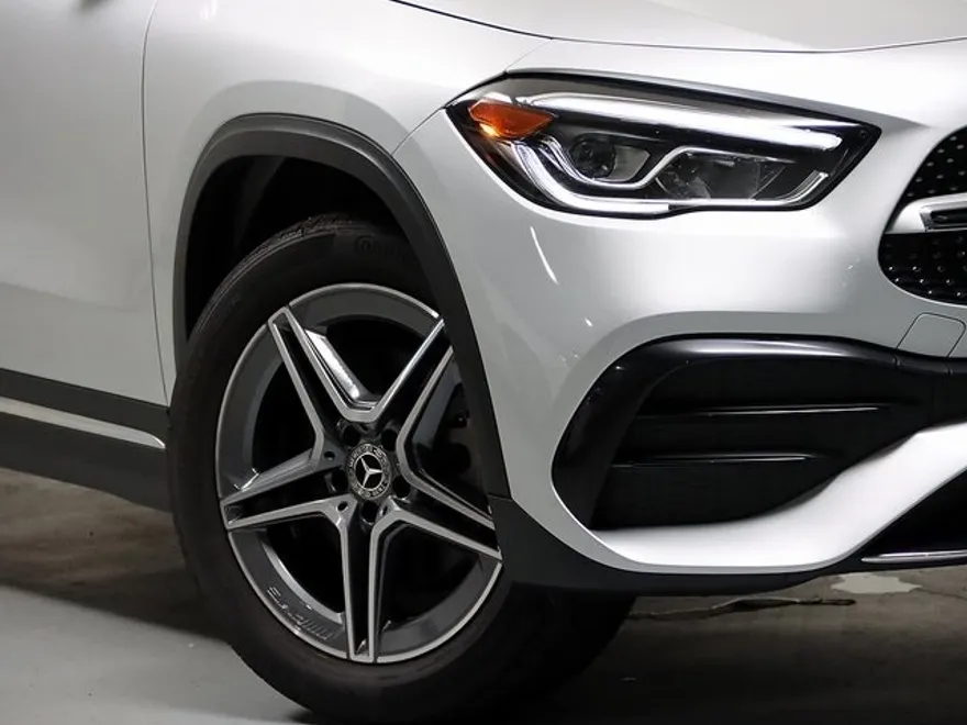 2023 Mercedes Benz GLA 250 4MATIC photo 1