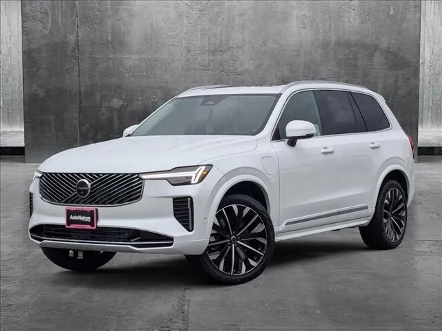 2025 Volvo XC90 Plus photo 1