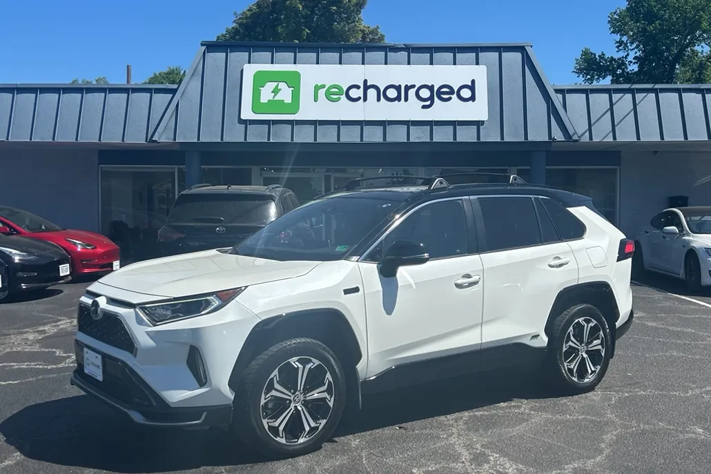 2021 Toyota RAV4 Prime XSE photo 1