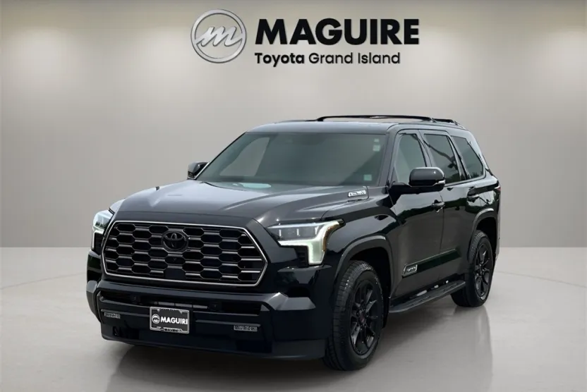 2025 Toyota Sequoia Platinum photo 1