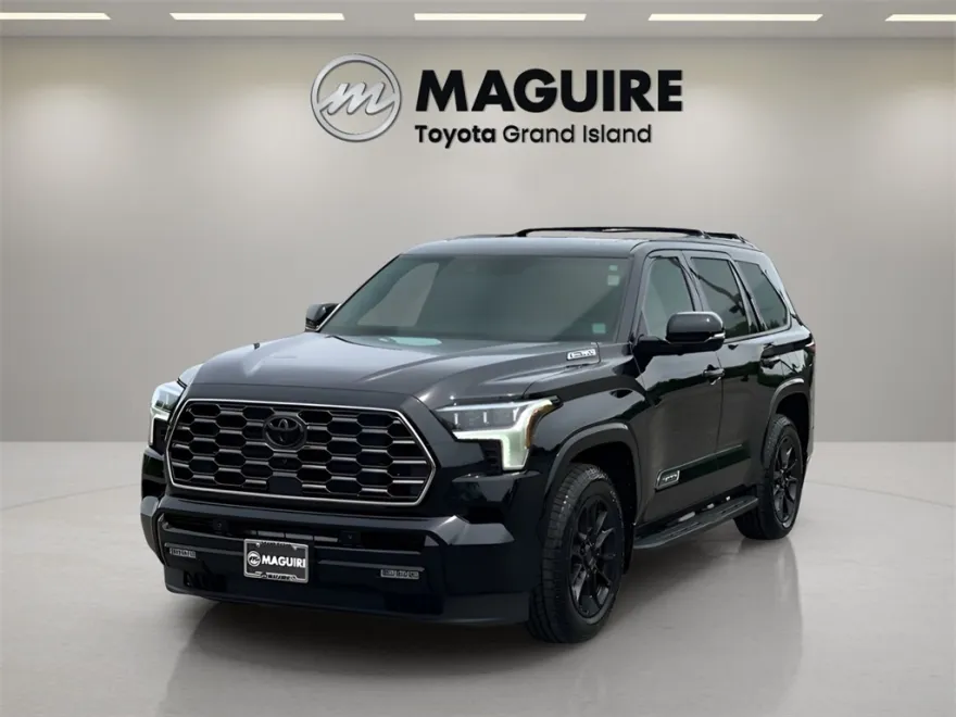 2025 Toyota Sequoia Platinum photo 1