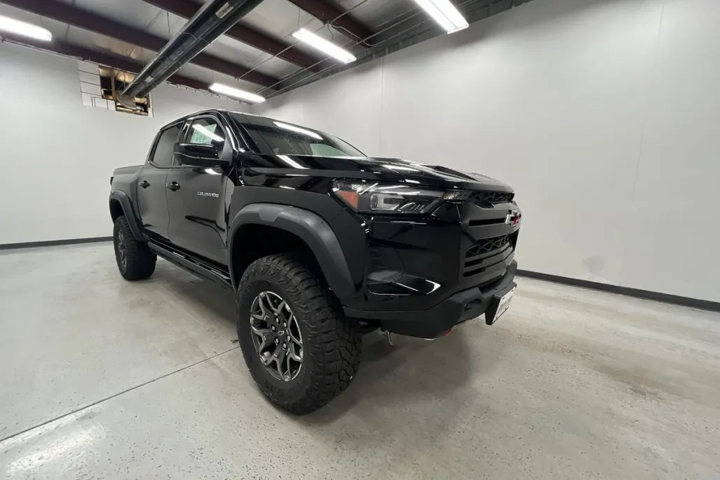 2025 Chevrolet Colorado ZR2 photo 1