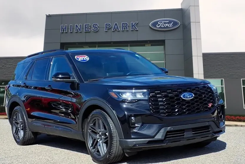 2025 Ford Explorer ST photo 1