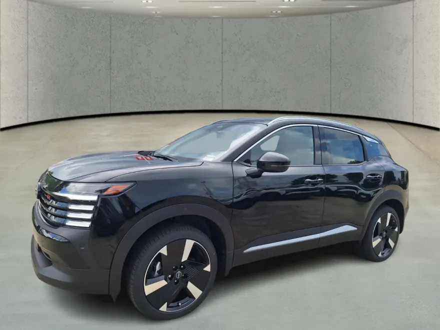 2025 Nissan Kicks SR photo 1