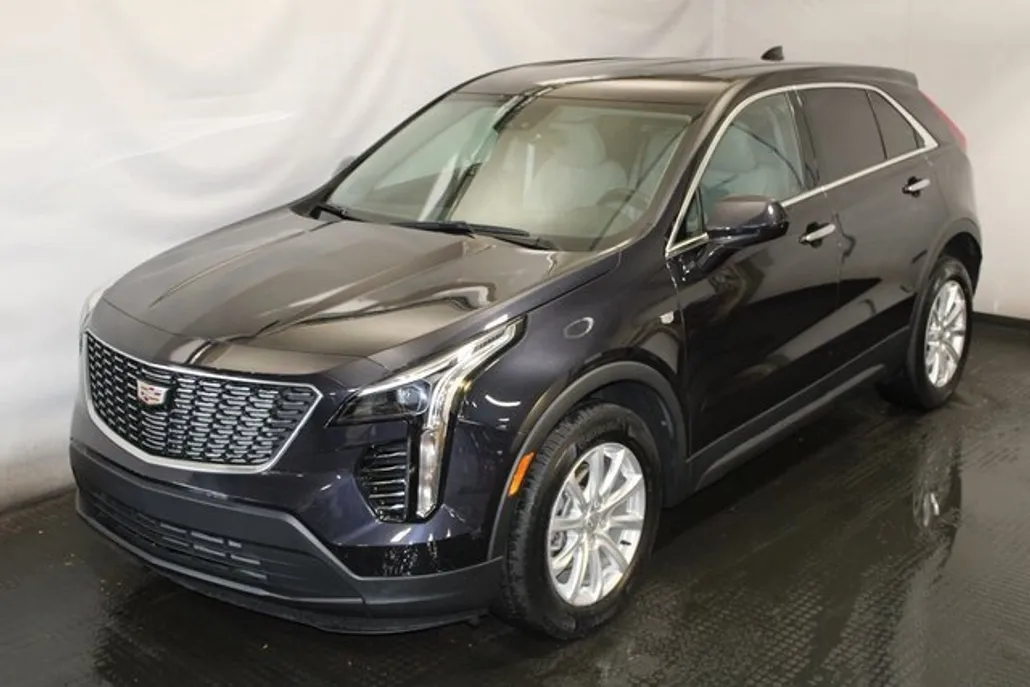 2022 Cadillac XT4 Luxury photo 1