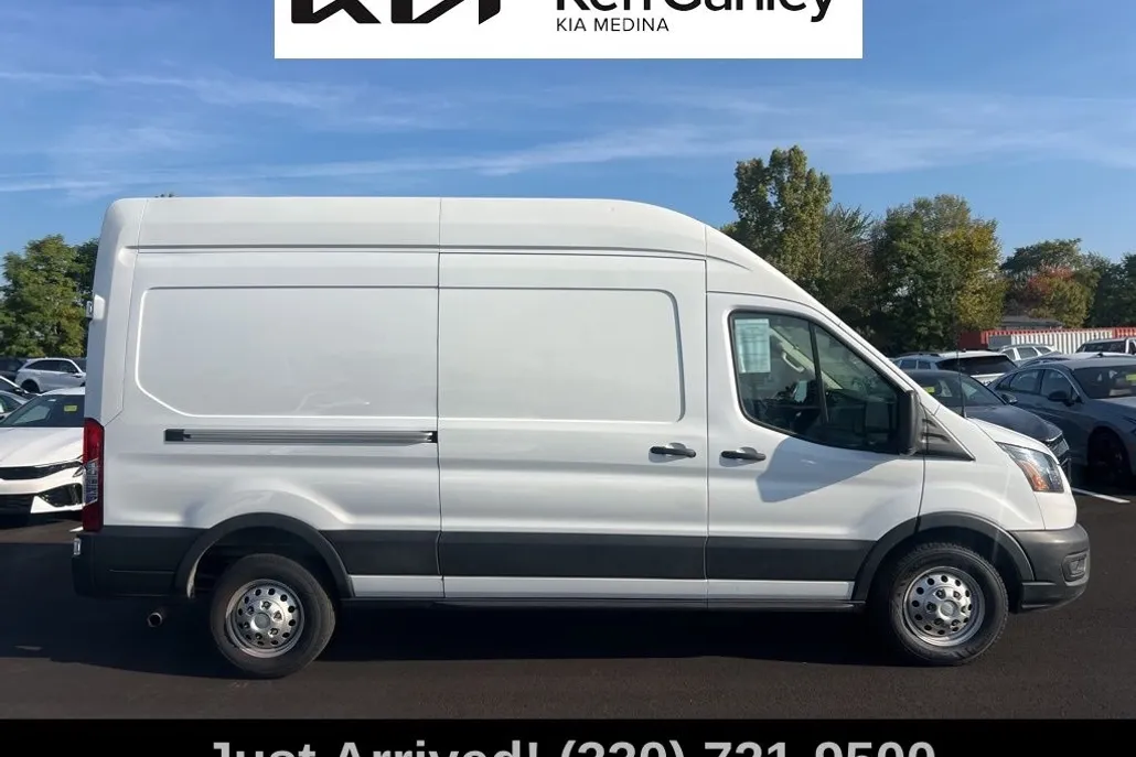 2022 Ford Transit photo 1