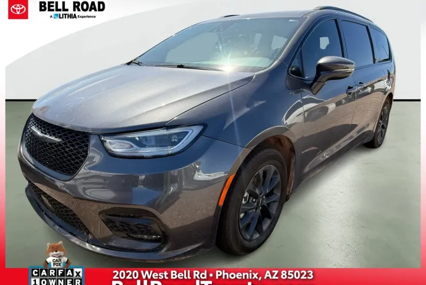 2021 Chrysler Pacifica Touring photo 1