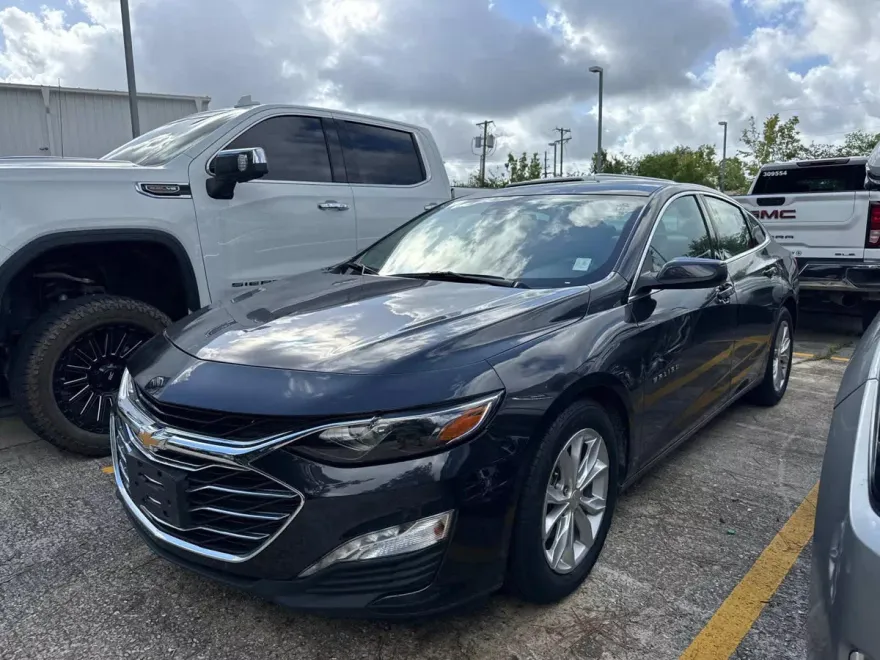 2023 Chevrolet Malibu 1LT photo 1