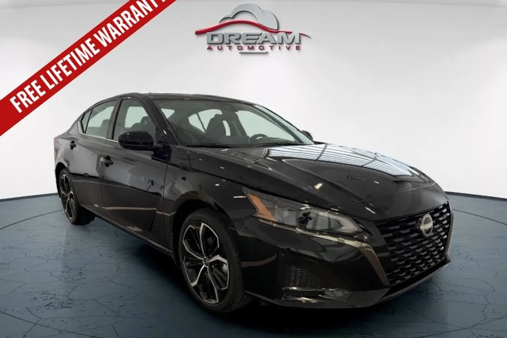2025 Nissan Altima SR photo 1