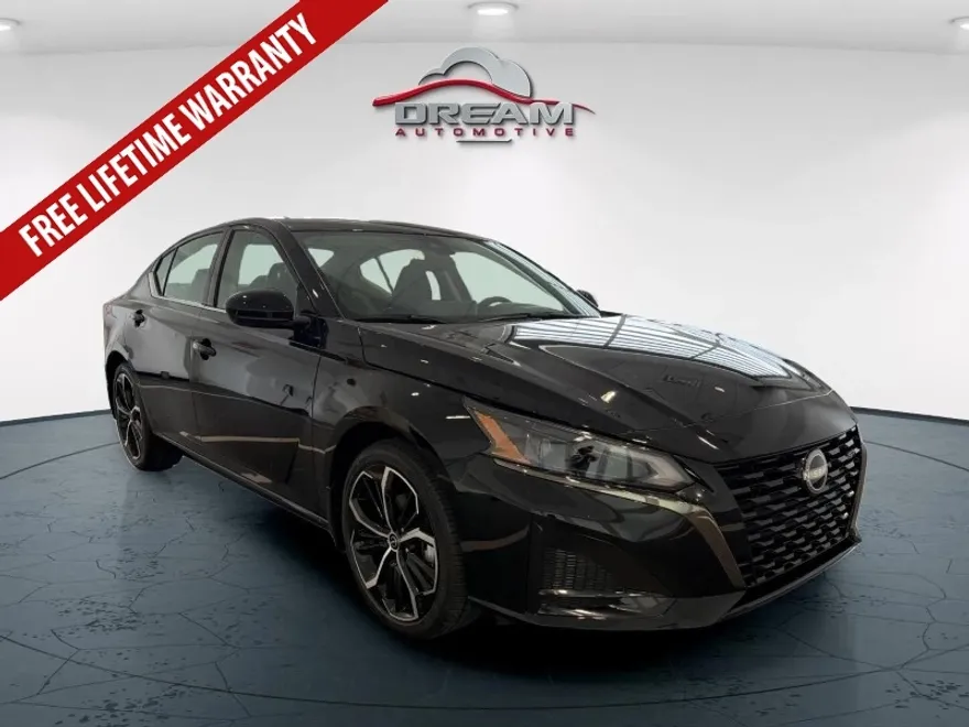 2025 Nissan Altima SR photo 1