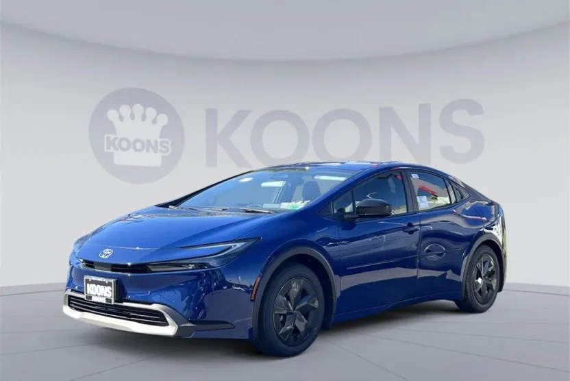 2026 Toyota Prius Plug-in Base photo 1
