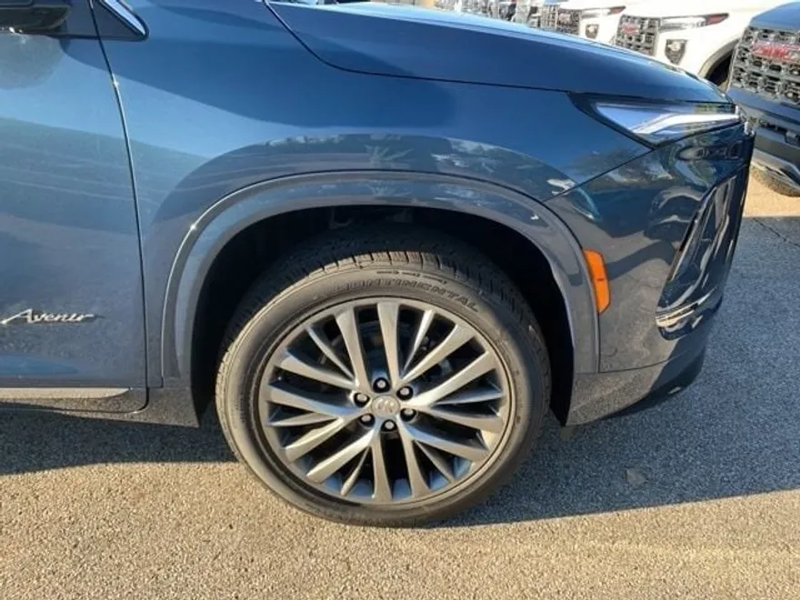 2026 Buick Enclave Avenir photo 1