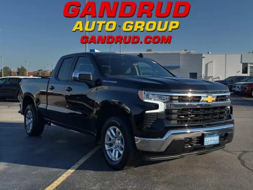 2022 Chevrolet Silverado 1500 LT photo 1