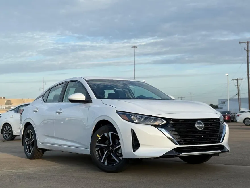 2025 Nissan Sentra SV photo 1