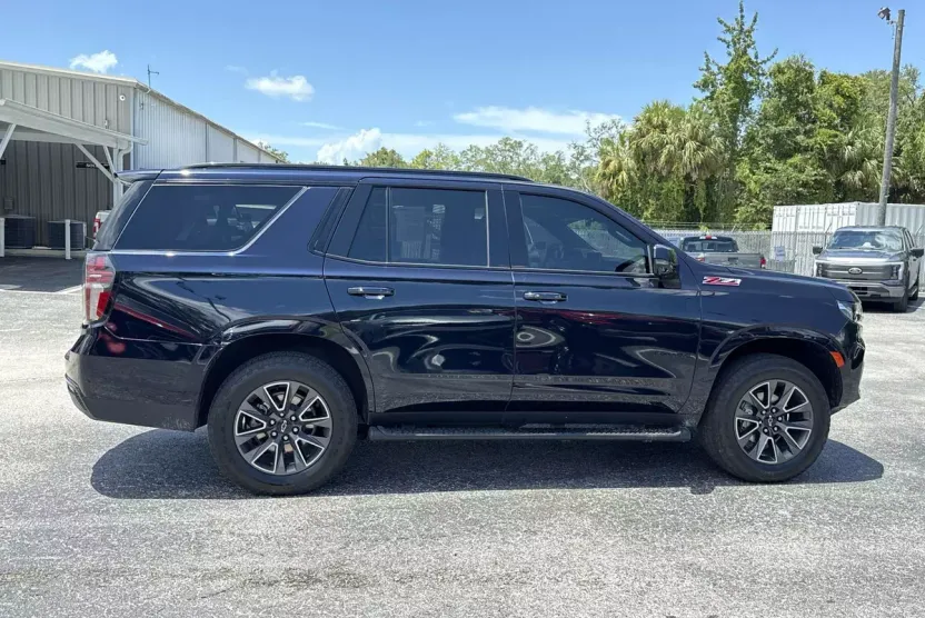 2023 Chevrolet Tahoe Z71 photo 1