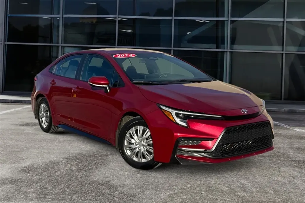 2024 Toyota Corolla SE photo 1