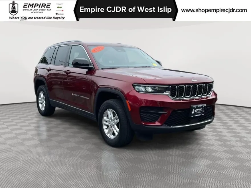 2022 Jeep Grand Cherokee Laredo photo 1