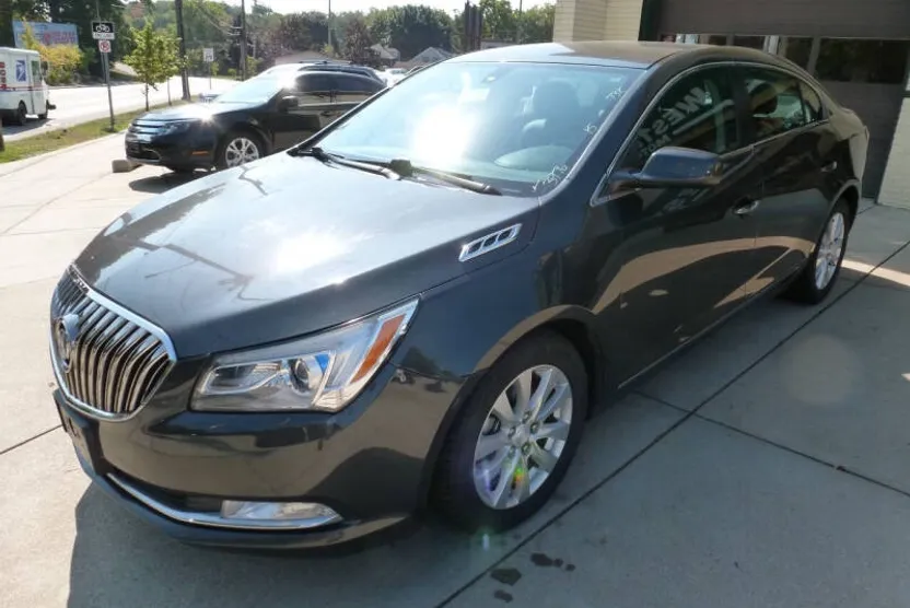 2015 Buick LaCrosse Base photo 1