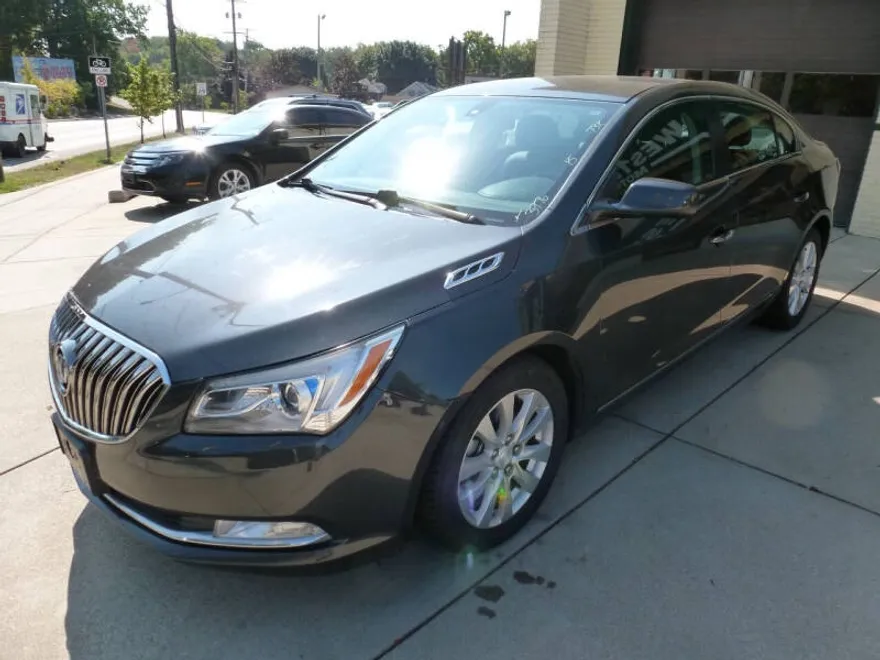 2015 Buick LaCrosse Base photo 1