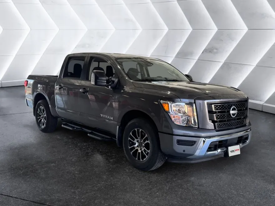 2024 Nissan Titan SV photo 1