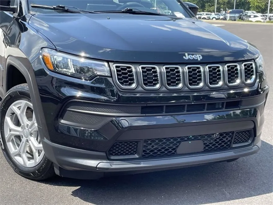 2024 Jeep Compass Sport photo 1