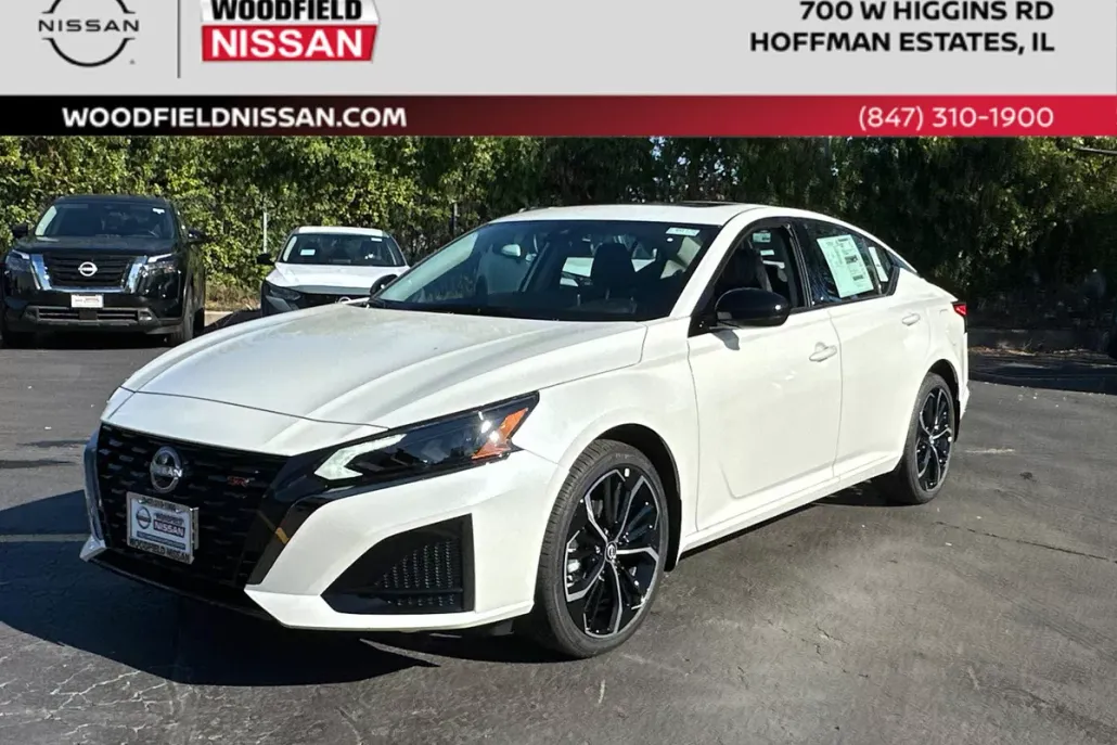 2025 Nissan Altima SR photo 1