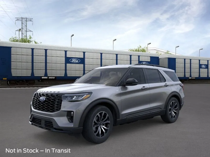 2025 Ford Explorer ST-Line photo 1