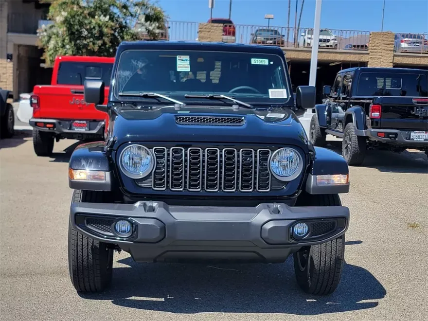 2025 Jeep Gladiator Sport S photo 1