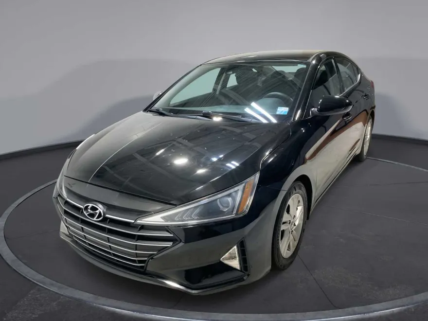 2019 Hyundai Elantra SEL photo 1