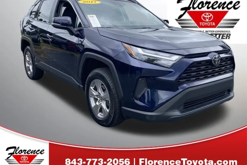 2024 Toyota RAV4 XLE photo 1