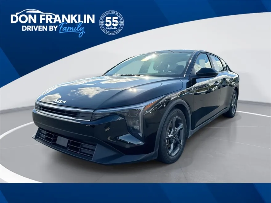 2025 Kia K4 LXS photo 1
