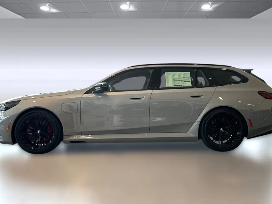 2026 Bmw M5 5 Touring photo 1