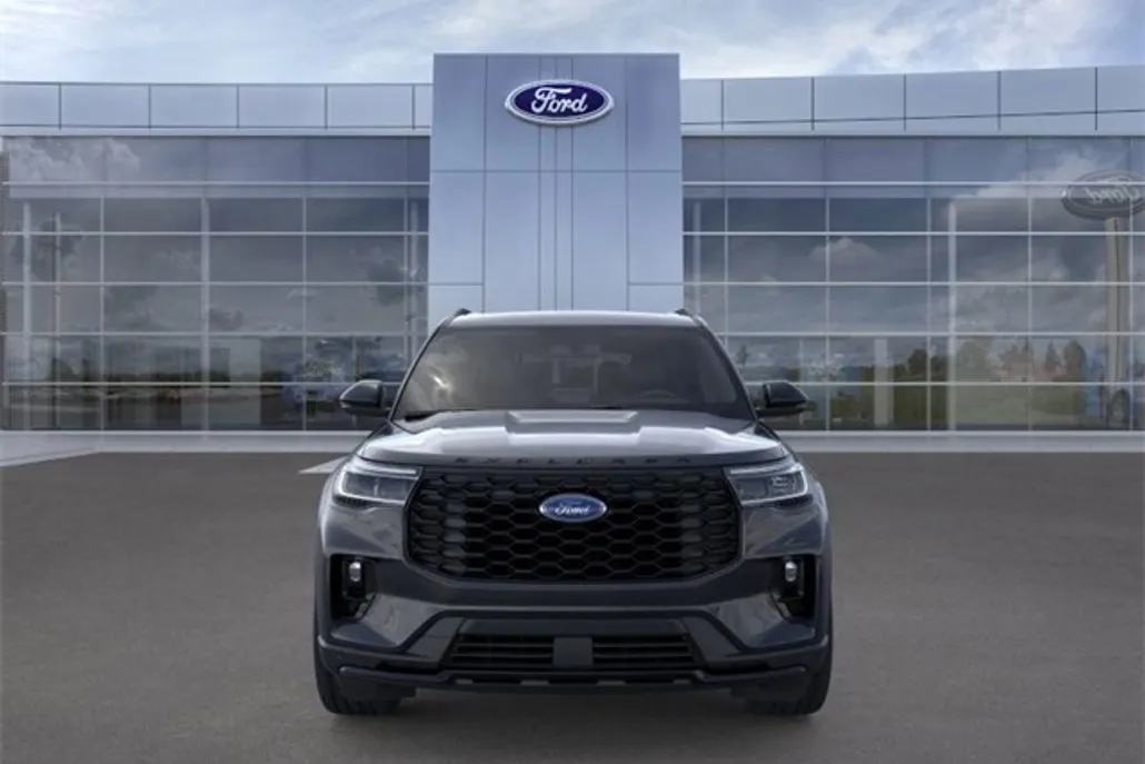 2025 Ford Explorer ST-Line photo 1