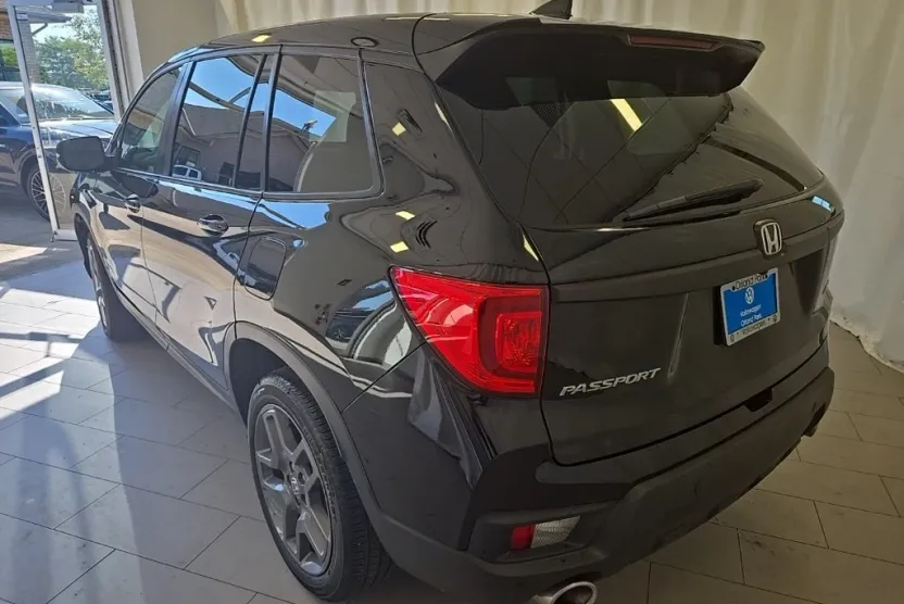 2022 Honda Passport photo 1
