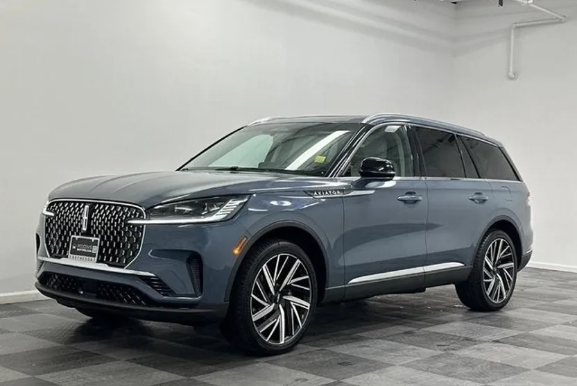 2025 Lincoln Aviator Reserve photo 1