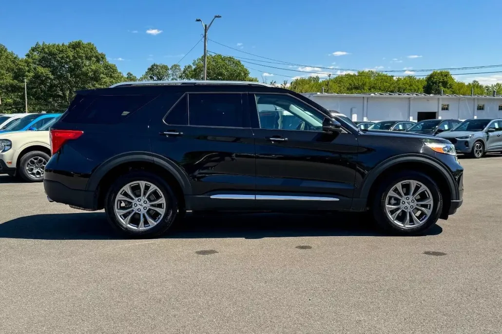 2021 Ford Explorer Limited photo 1