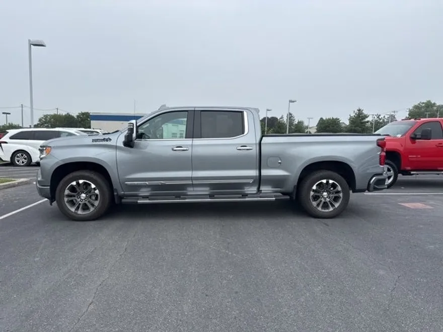 2025 Chevrolet Silverado 1500 High Country photo 1
