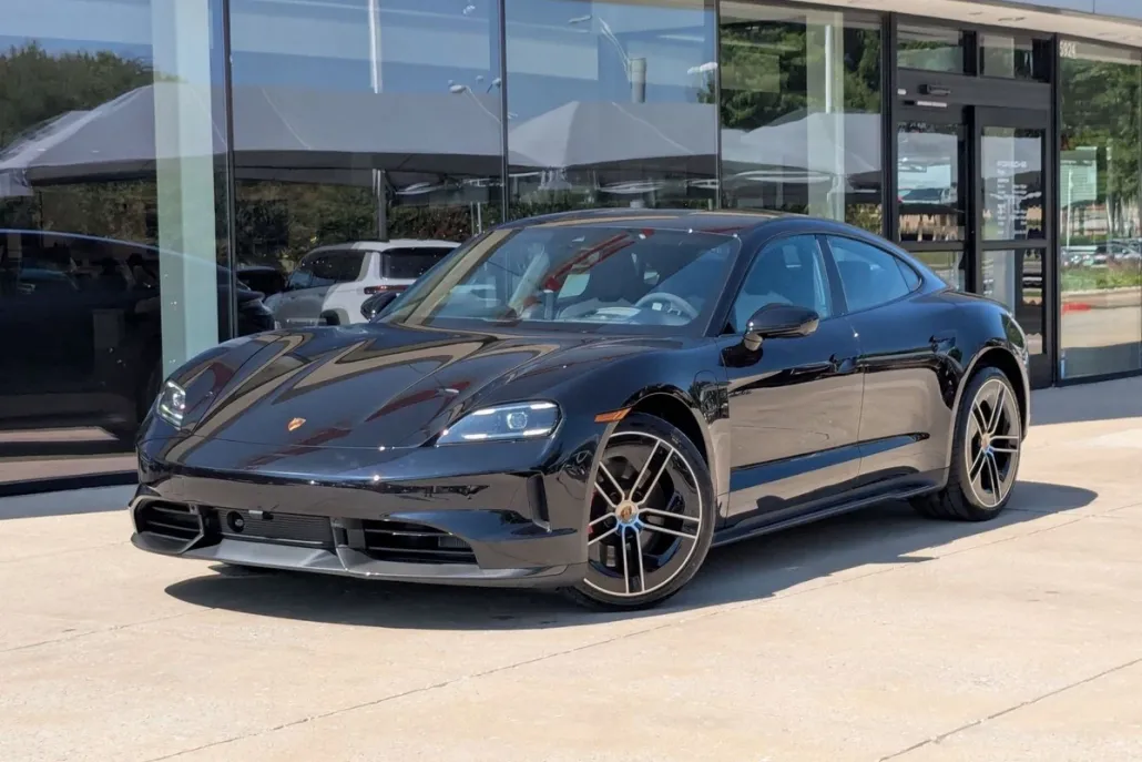 2025 Porsche Taycan GTS photo 1