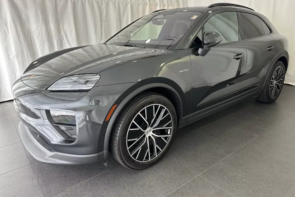 2024 Porsche Macan Electric 4 photo 1