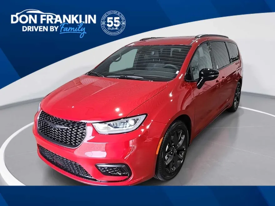 2026 Chrysler Pacifica photo 1