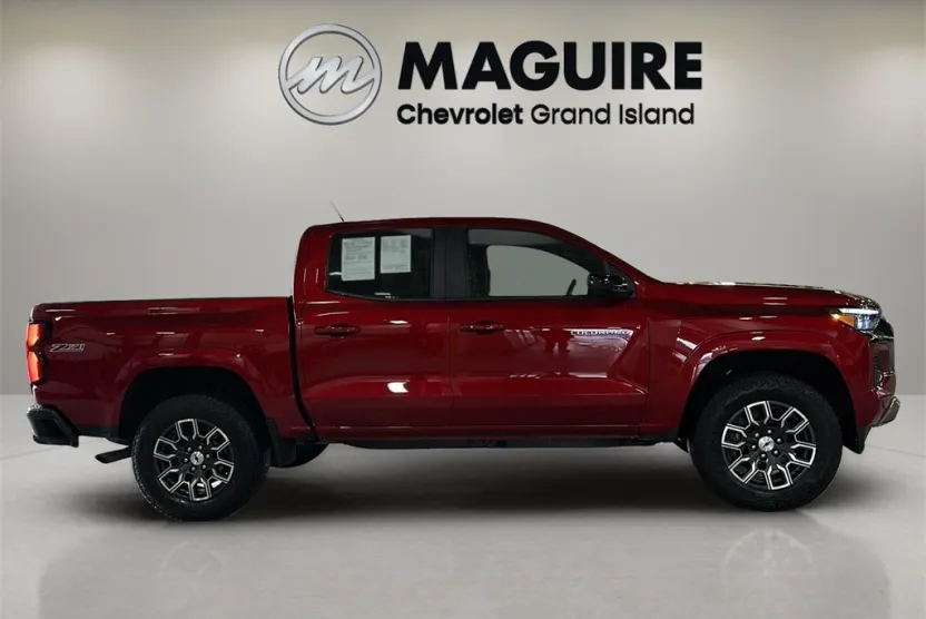 2024 Chevrolet Colorado Z71 photo 1