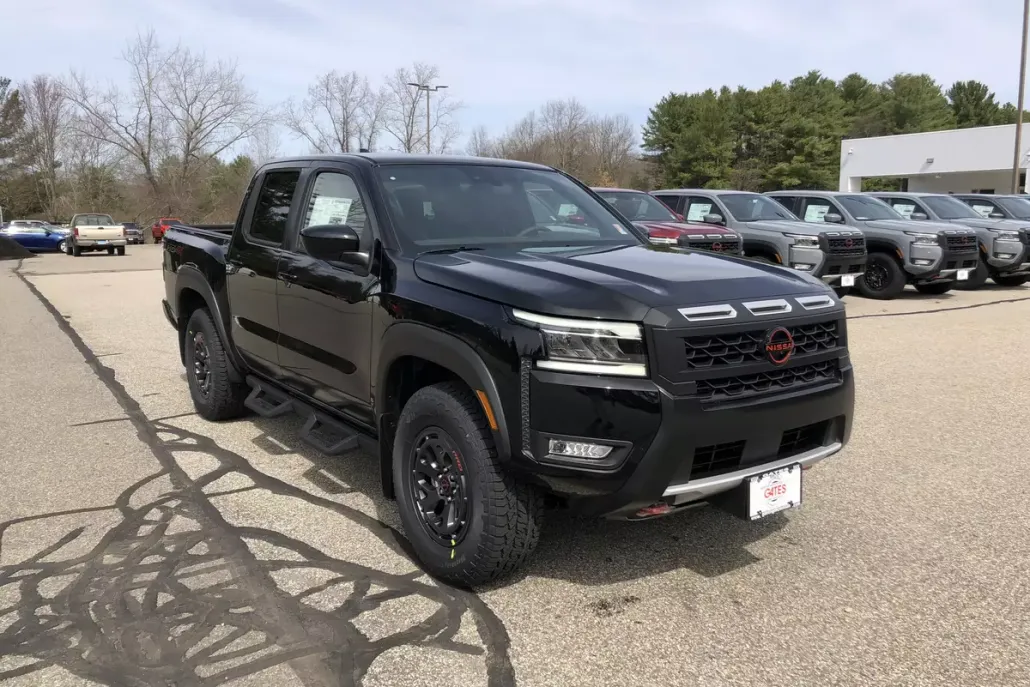 2025 Nissan Frontier PRO-4X photo 1