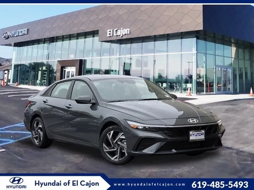 2025 Hyundai Elantra SEL Sport photo 1