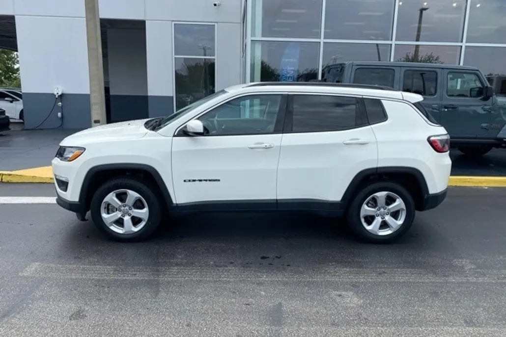 2021 Jeep Compass Latitude photo 1