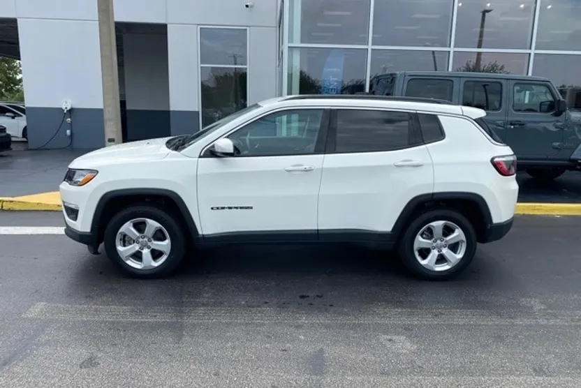 2021 Jeep Compass Latitude photo 1