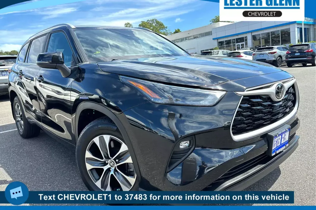 2023 Toyota Highlander L photo 1